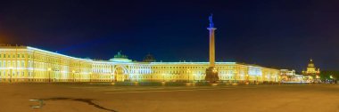 Palace Meydanı'nın güzel topluluğu cephe bina Genelkurmay ve Alexander sütunun, Saint Petersburg, Rusya Federasyonu ile panoramik görünüm
