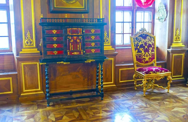 San Petersburg Rusia Abril 2015 Hermosos Muebles Tallados Madera Rara — Foto de Stock