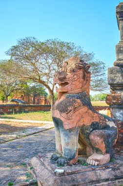 Güzel mitolojik koruyucu Bagan, Myanmar pagoda korumak Chinthe heykel oyma