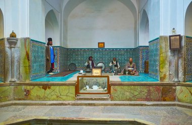 : Kerman, Iran - 15 Ekim 2017: Hamam-e Ganjali Han Ganjali Han Ortaçağ karmaşık, ünlü turistik landmark şehrin 15 Ekim'de Kerman bölümdür.