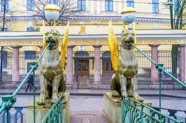 Saint Petersburg Rússia Abril 2015 Ponte Banco Uma Das Mais — Fotografia de Stock