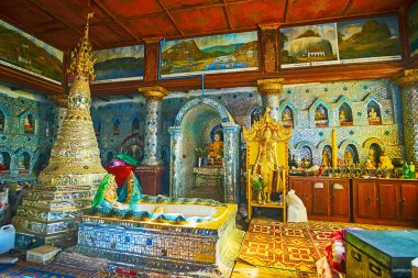 Inn tein, Myanmar - 18 Şubat 2018: Ayna salonu Inn tein (Indein) buda görüntü tapınak süslü dekorlar, küçük pagoda ve Buda nişler, üzerinde 18 Şubat Inn tein içinde çok sayıda resim ile.