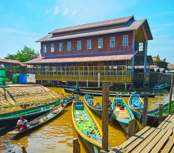 Ywama Myanmar Febrero 2018 Edificio Madera Lago Inle Sirve Como —  Fotos de Stock