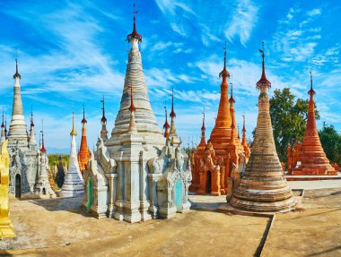 Nyaung Ohak karmaşık ziyaret antik Budist mimarisinin eşsiz manevi atmosferi hissetmek ve yer, Indein (Inn tein), Inle Gölü, Myanmar güzelliği zevk, keşfetmek için iyi bir seçimdir.