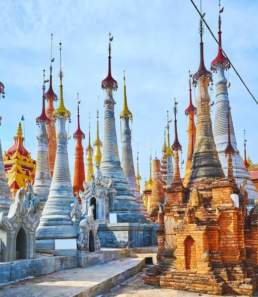 그것은 조밀한 Stupas Ohak의 유명한 Archaelogical 미얀마에 Indein Thein 종교와 — 스톡 사진