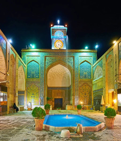 Scenografica Piazza Fronte Alla Moschea Ganjali Khan Con Fontana Piante — Foto Stock