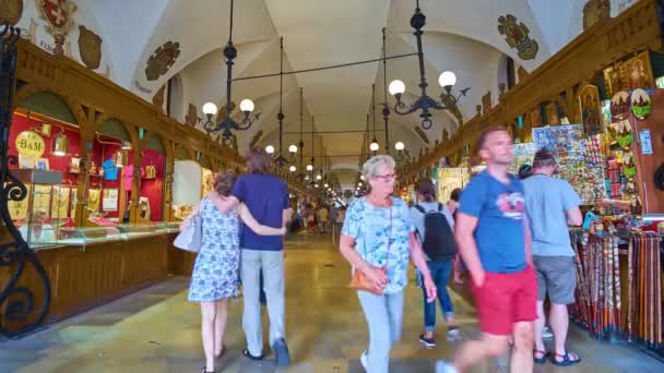 Krakow Polonia Giugno 2018 Affollata Galleria Medievale Della Sala Del — Video Stock