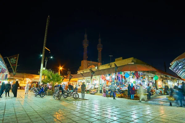 Kerman Iran Ottobre 2017 Vicolo Affollato Ghadamgah Bazaar Con Alti — Foto Stock