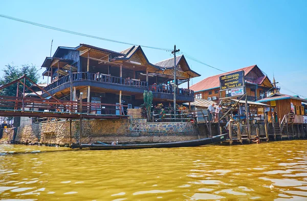 Ywama Myanmar Febrero 2018 Los Edificios Madera Con Terrazas Aire —  Fotos de Stock