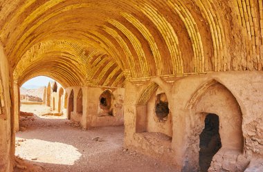 Bina, antik Khaiele ritüel koridor kalıntıları korunmuş inzoroastrian arkeolojik sessizlik kuleleri, Yezd, Iran.