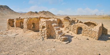 Zerdüşt Defin tören binalar - Khaiele ve Towers of Silence (Dakhma) mezar ritual, Yezd, Iran için karmaşık antik kalıntıları.