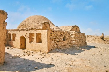 Khaiele Dakhma (sessizlik kuleleri) arkeolojik sitesi, Yezd, Iran ıssız gerekçesiyle binaların Adobe.