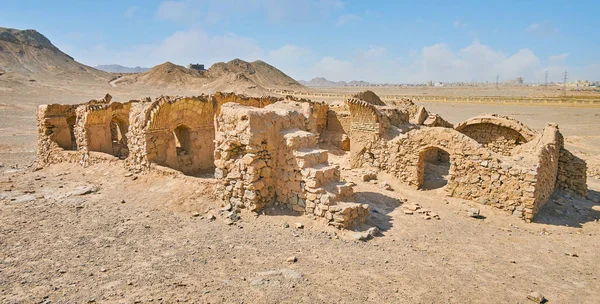Zerdüşt Defin tören binalar - Khaiele ve Towers of Silence (Dakhma) mezar ritual, Yezd, Iran için karmaşık antik kalıntıları.