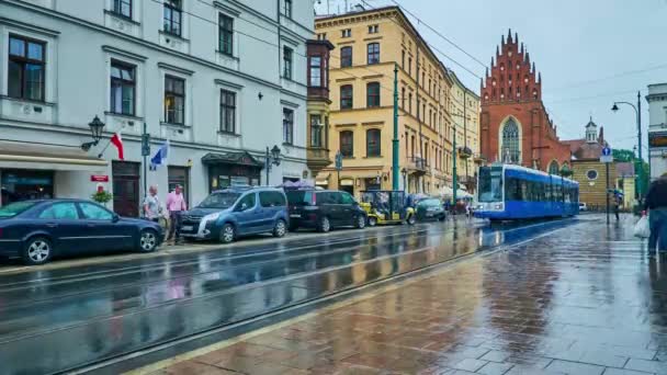 Krakow Polonia Junio 2018 Los Tranvías Recorren Plaza Todos Los — Vídeo de stock