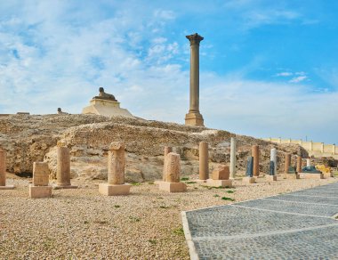 Büyük Pompey'in ayağı, harap Yunan Serapeum Tapınağı, Amoud Al Sawari sit alanı içinde yer alan en büyük antik yekpare, İskenderiye, Mısır biridir.