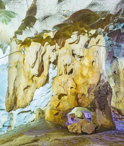 Les Spéléothèmes Gisements Minéraux Dans Chambre Ancienne Grotte Karain Yagca — Photo