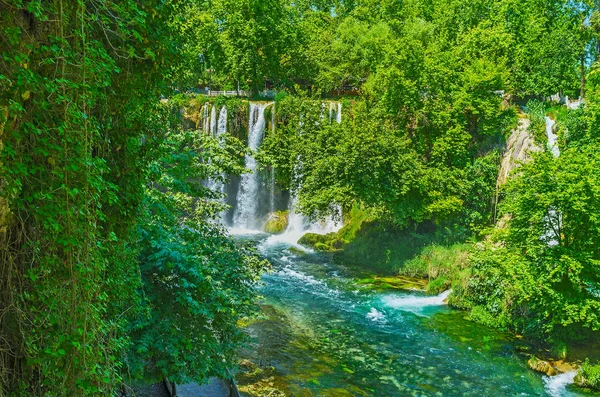 Szikla Felső Duden Vízesés Zöldövezetben Található Buja Lédús Park Népszerű — Stock Fotó