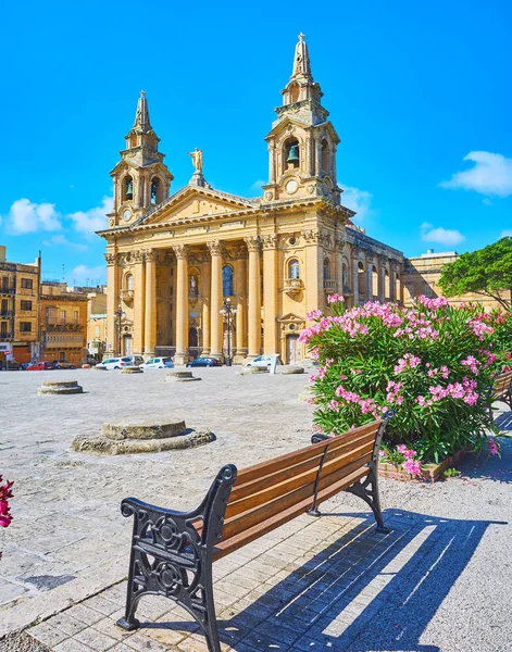 Graneros Fosos Plaza Más Grande Del País Vecino Con Iglesia — Foto de Stock