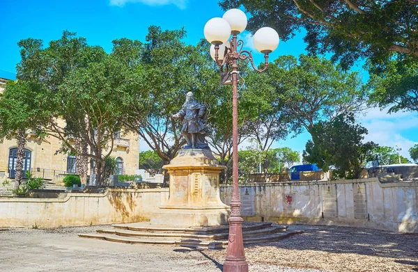 Monumento Neobarroco Pietro Floriani Sombra Del Parque Plaza Robert Samut —  Fotos de Stock
