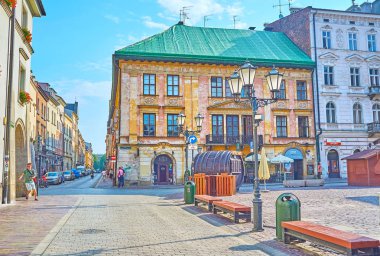 Krakow, Polonya - 11 Haziran 2018: Güzel bina eski Krakow küçük Market Square (Rynek Maly), 11 Haziran Krakow karşı karşıya.