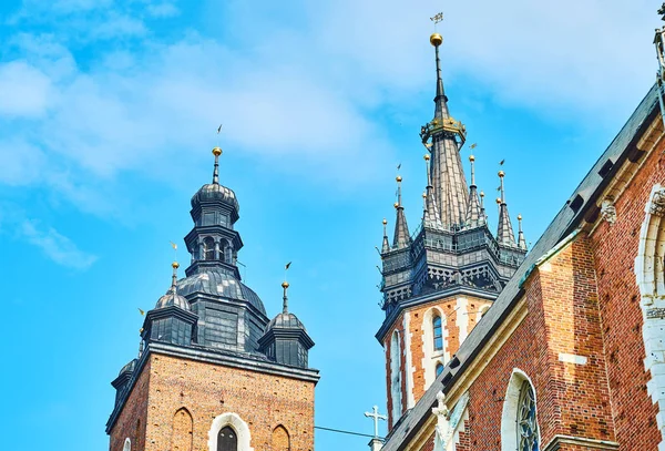 Two Towers Mary Basilica Topped Different Conical Roofs Krakow Poland — Stock Photo, Image