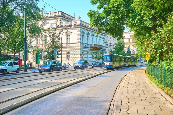 克拉科夫 2018年6月11日 电车是最受欢迎的公共交通和唯一的运行在老城 在6月11日在克拉科夫 — 图库照片