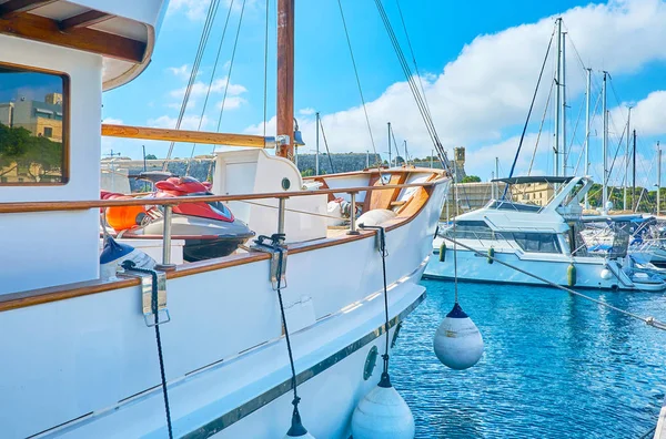 Vyn Valletta Marina Med Yacht Däck Förgrunden Malta — Stockfoto