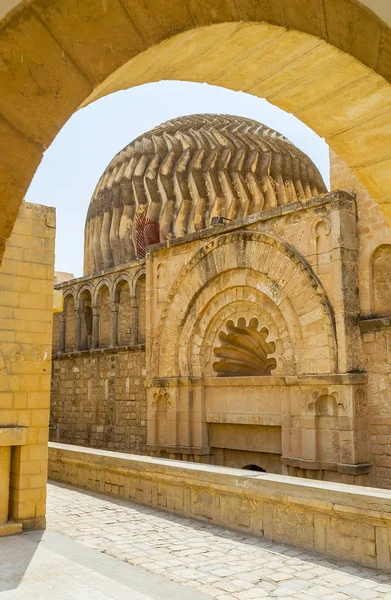 Cúpula Tallada Zigzag Puerta Entrada Relieve Kalat Koubba Medieval Funduq — Foto de Stock