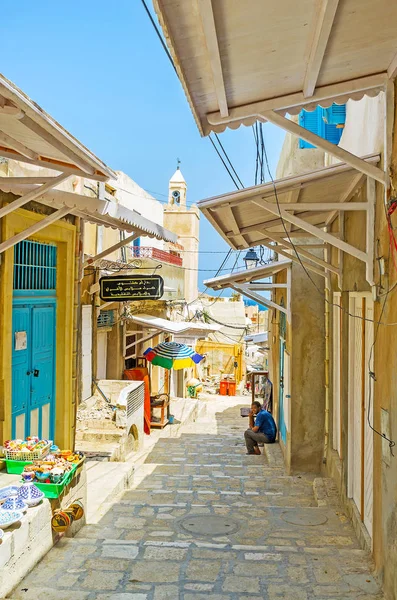スース チュニジア 2015 スーク エルこしらえた 多数の屋台と店舗 メディナの本格的な観光市場 日スースの海岸に ストレッチの狭い降下路地 — ストック写真
