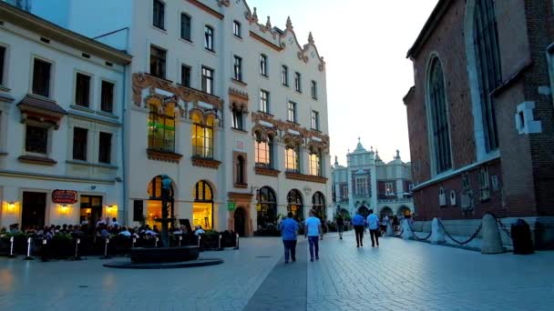 Kraków Polska Czerwca 2018 Wieczór Plac Mariacki Stare Kamienice Tarasów — Wideo stockowe