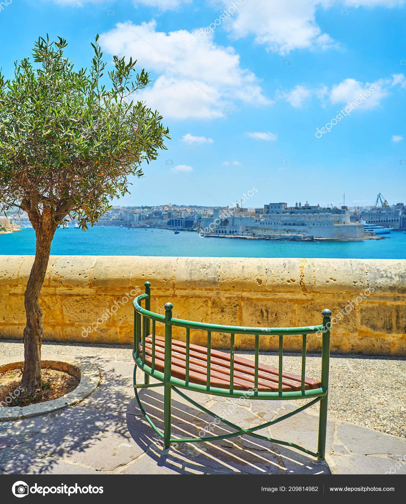 Small Bench Viewpoint Terrace Lower Barrakka Gardens View Fort