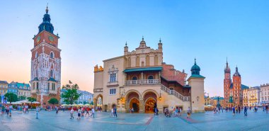 Krakow, Polonya - 11 Haziran 2018: Taba Mariacki Krakow Polonya en güzel kareler biridir ve akşam promenade, 11 Haziran Krakow yapmak için en iyi yer.