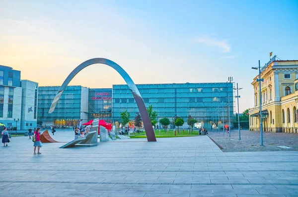 Krakow Polonia Junio 2018 Moderna Plaza Junto Centro Comercial Galeria — Foto de Stock