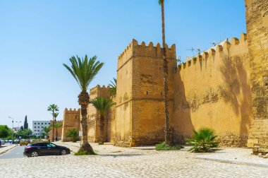 Sfax Medine Ortaçağ surları ile çok sayıda kuleleri ve siperleri, Tunus.