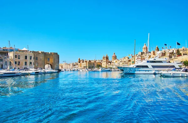 Grand Harbour Valletta Vatten Mellan Medeltida Städerna Senglea Med Välvda — Stockfoto