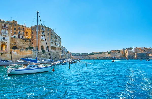 Vista Vittoriosa Marina Sobre Antigos Edifícios Pedra Senglea Isla Barcos — Fotografia de Stock