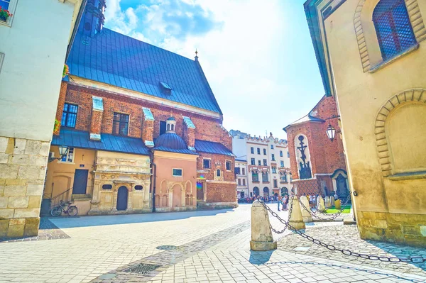 Krakow Polónia Junho 2018 Plac Mariacki Estreita Praça Situada Entre — Fotografia de Stock