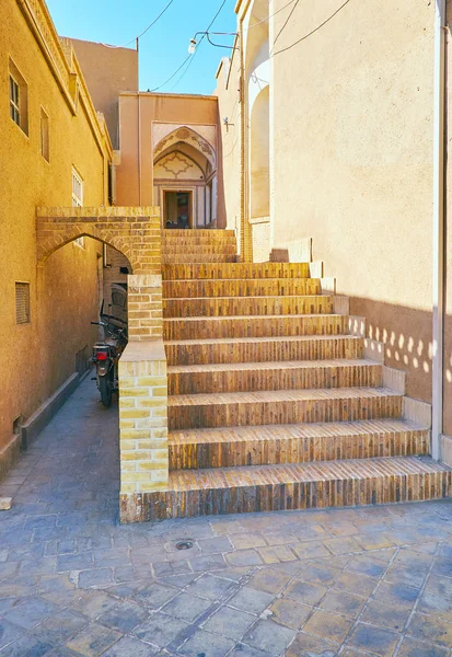 Úzké Uličce Starém Městě Zděné Schodiště Vedoucí Tradiční Perské Mansion — Stock fotografie