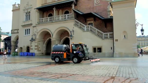 Krakkó Lengyelország 2018 Június Main Market Square Zsúfolt Reggel Utcaseprő — Stock videók