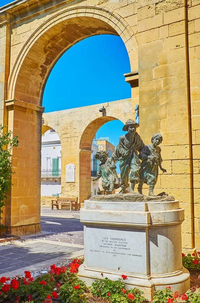 Valletta Malta Červen 2018 Street Boys Les Gavroches Socha Pozoruhodný — Stock fotografie