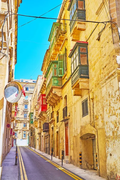 Narrow Quiet Mark Street Wooden Maltese Balconies Shabby Edifices Walls — стоковое фото