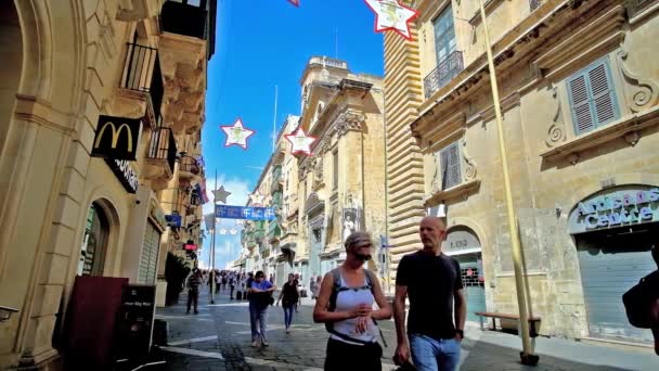 Valletta Malta Junho 2018 Rua República Lotada Uma Área Comercial — Vídeo de Stock