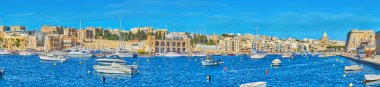 Birgu, Malta - 17 Haziran 2018: Il-Mandragg setin bakan marina Kalkara, balıkçı tekneleri, St Joseph's Kilisesi ve eski yapıların Kalkara Town, 17 Haziran'da Birgu içinde.