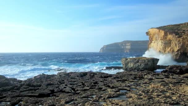 Pintoresca Costa San Lawrenz Con Vistas Antiguo Emplazamiento Ventana Dwejra — Vídeos de Stock