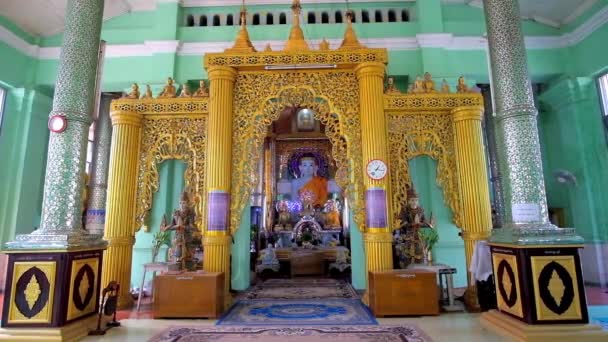 Yangon Myanmar Februar 2018 Innenraum Des Kyauk Sein Bildhauses Mit — Stockvideo