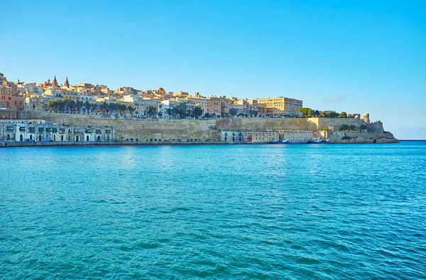 Costa Valletta Com Vista Para Suas Muralhas Estendendo Longo Costa — Fotografia de Stock