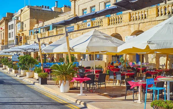 Birgu Malta Giugno 2018 Terrazza Ombreggiata Dell Accogliente Caffè All — Foto Stock