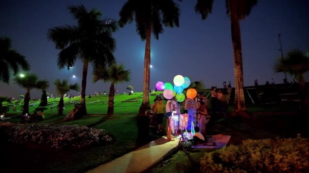 Yangon Myanmar März 2018 Der Stand Mit Luftballons Und Leuchtenden — Stockvideo