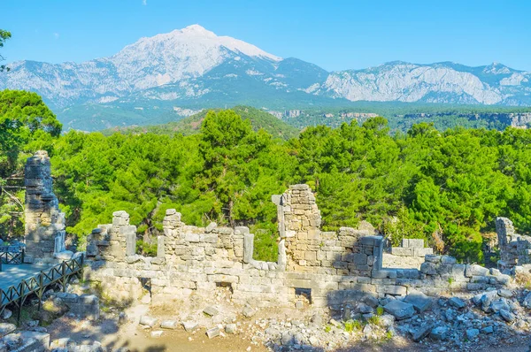 Karlı Dağı Tahtalı Zirvesine Phaselis Tekirova Türkiye Antik Amfitiyatro Yükseklikten — Stok fotoğraf