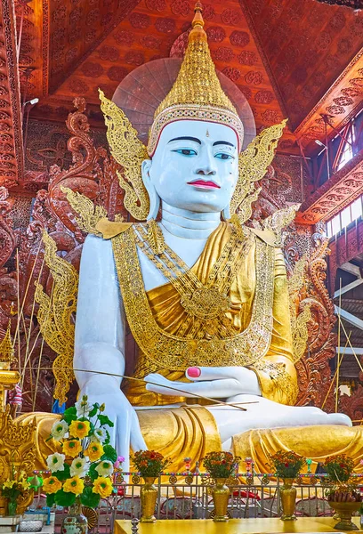Yangon Myanmar Februar 2018 Die Prachtvollen Goldenen Dekorationen Des Ngar — Stockfoto